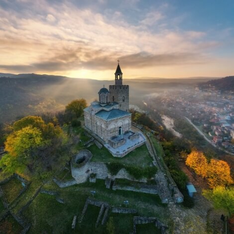 Контакт с нас